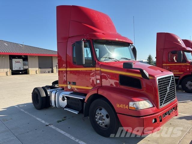 Volvo VNM42T Vlačilci