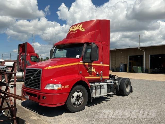 Volvo VNM42T Vlačilci