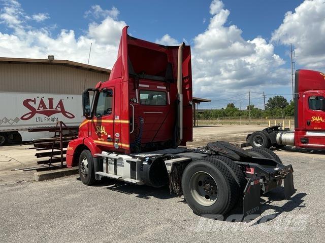 Volvo VNM42T Vlačilci