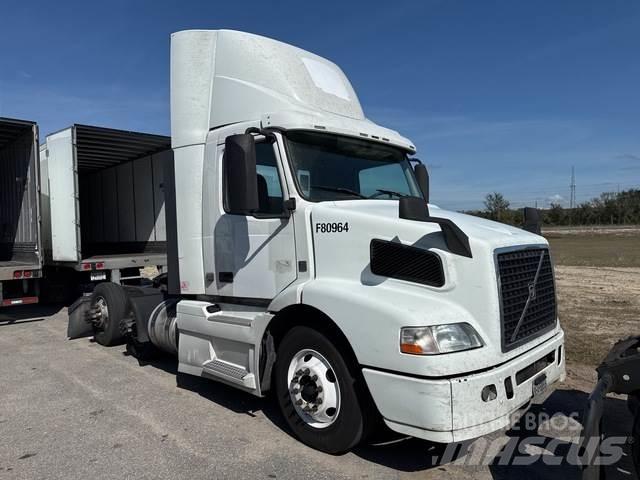 Volvo VNM64T Vlačilci