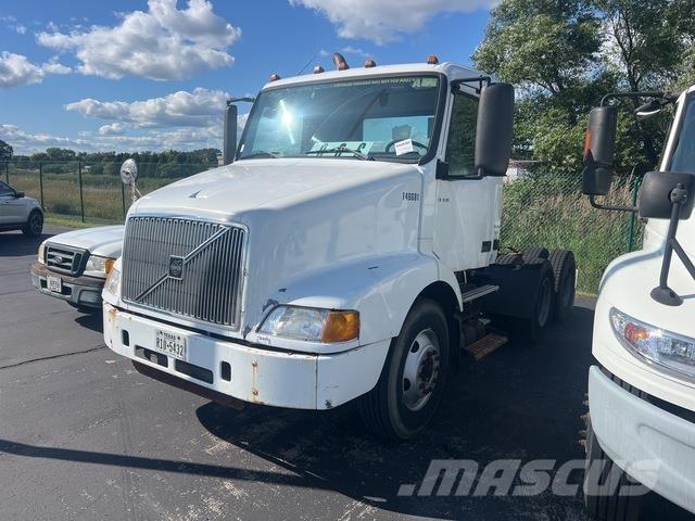 Volvo VNM64T Vlačilci