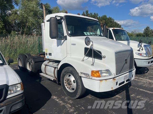 Volvo VNM64T Vlačilci