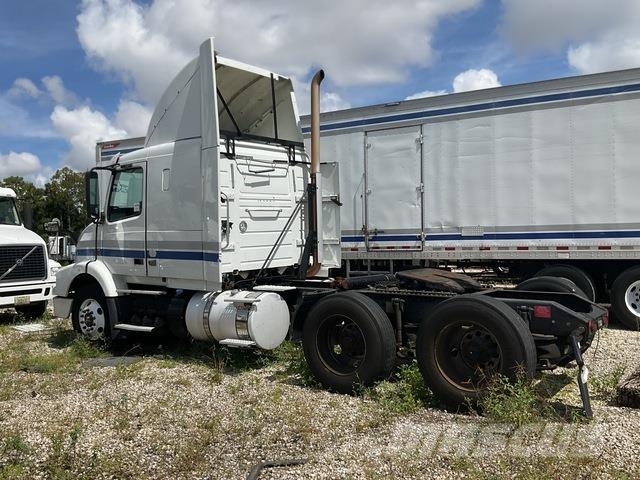 Volvo VNR64T Vlačilci