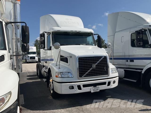 Volvo VNR64T Vlačilci