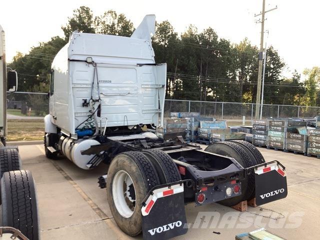 Volvo VNR64T Vlačilci