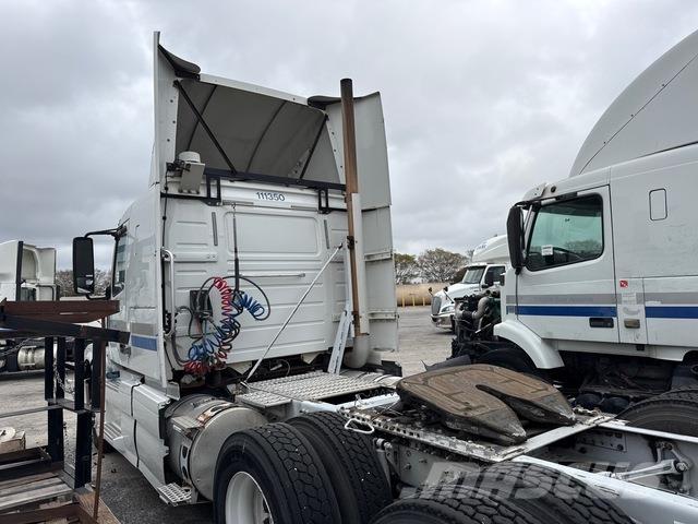 Volvo VNR64T Vlačilci