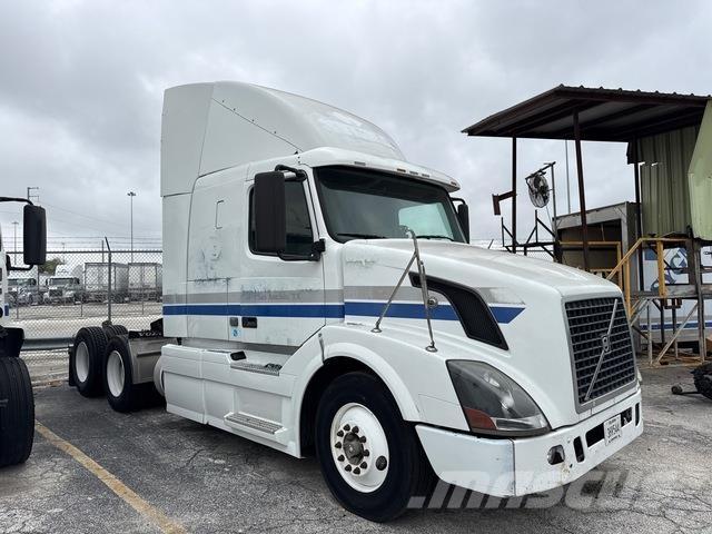 Volvo VNR64T Vlačilci