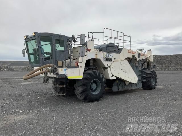 Wirtgen 2400 Kompaktorji tal