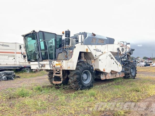 Wirtgen WR240 Kompaktorji tal