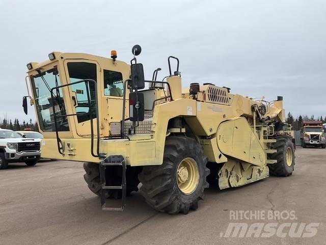 Wirtgen WR2400 Kompaktorji tal