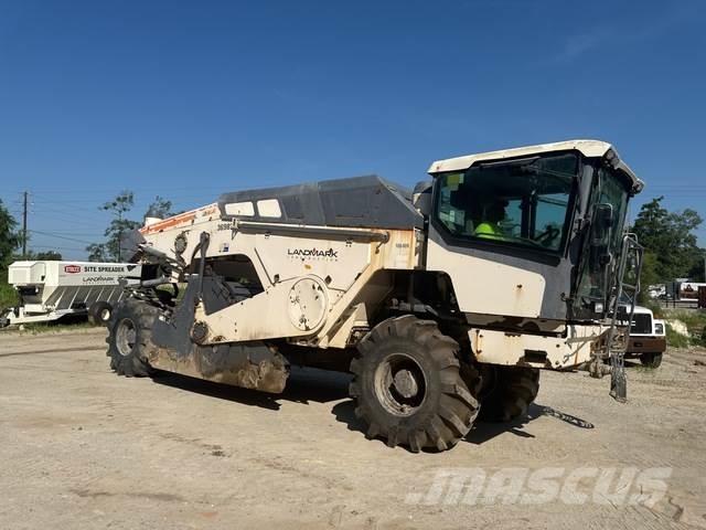 Wirtgen WR240i Kompaktorji tal