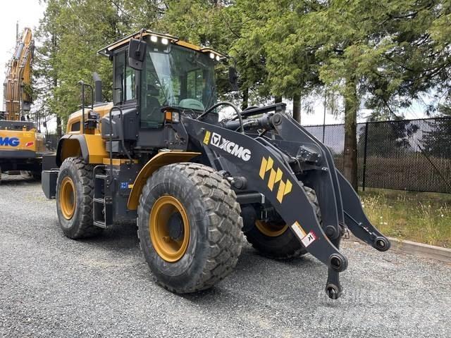 XCMG XC938U Kolesni nakladalci