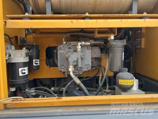 XCMG XE210U Bagri goseničarji
