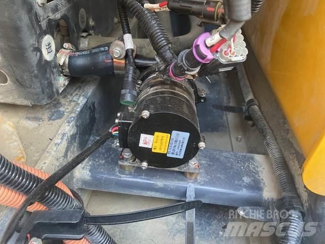 XCMG XE215E Bagri goseničarji