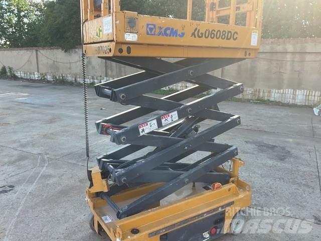 XCMG XG0608DC Škarjaste dvižne ploščadi