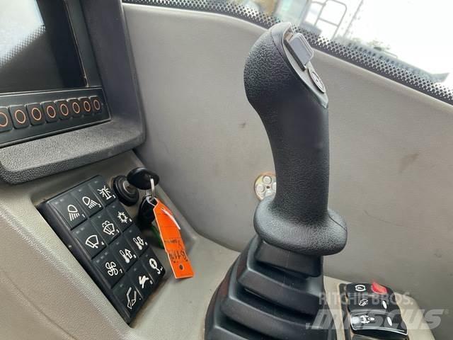 Yanmar B110W Bagri na kolesih