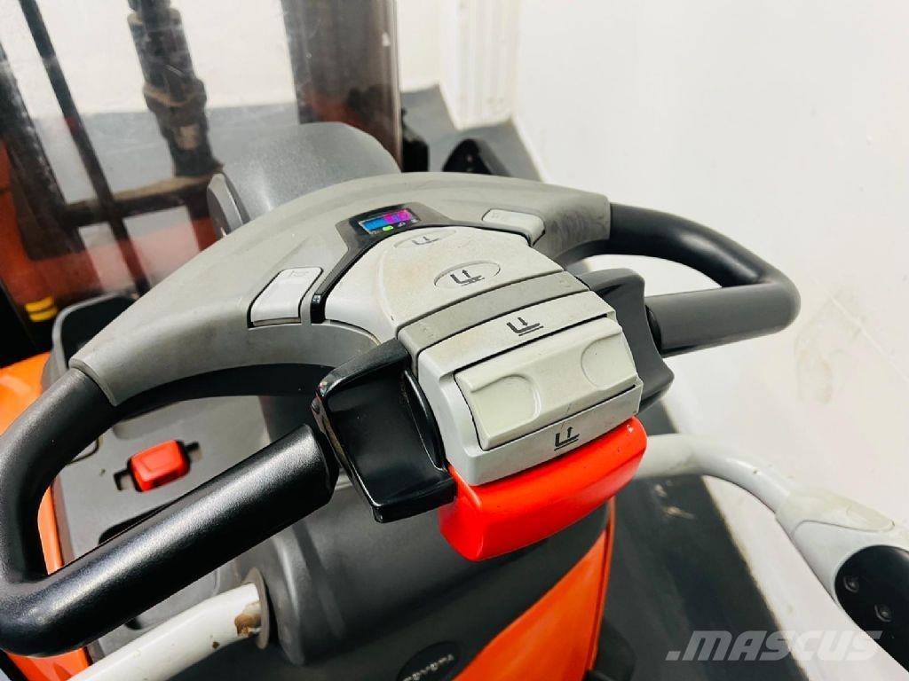 BT SPE160L Ročni električni viličar