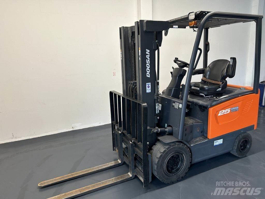 Doosan B25S-7 Električni viličarji