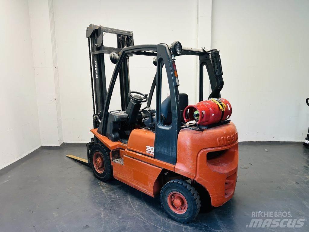 Nissan UD02A20PQ Plinski viličarji