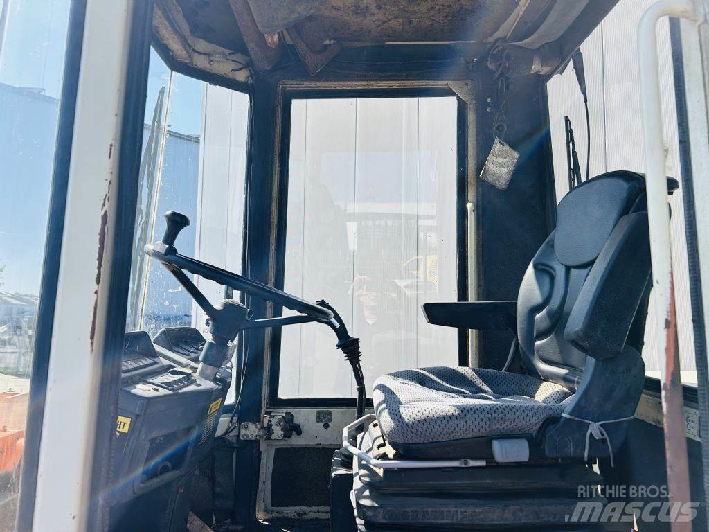 Schaeff KL835 Skid steer mini nakladalci