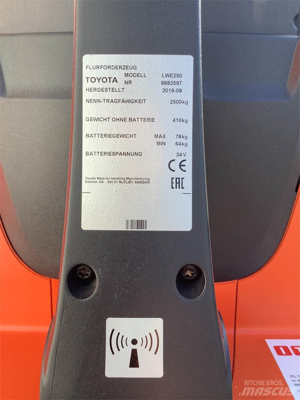 Toyota LWE250 Električni nizko dvižni viličar