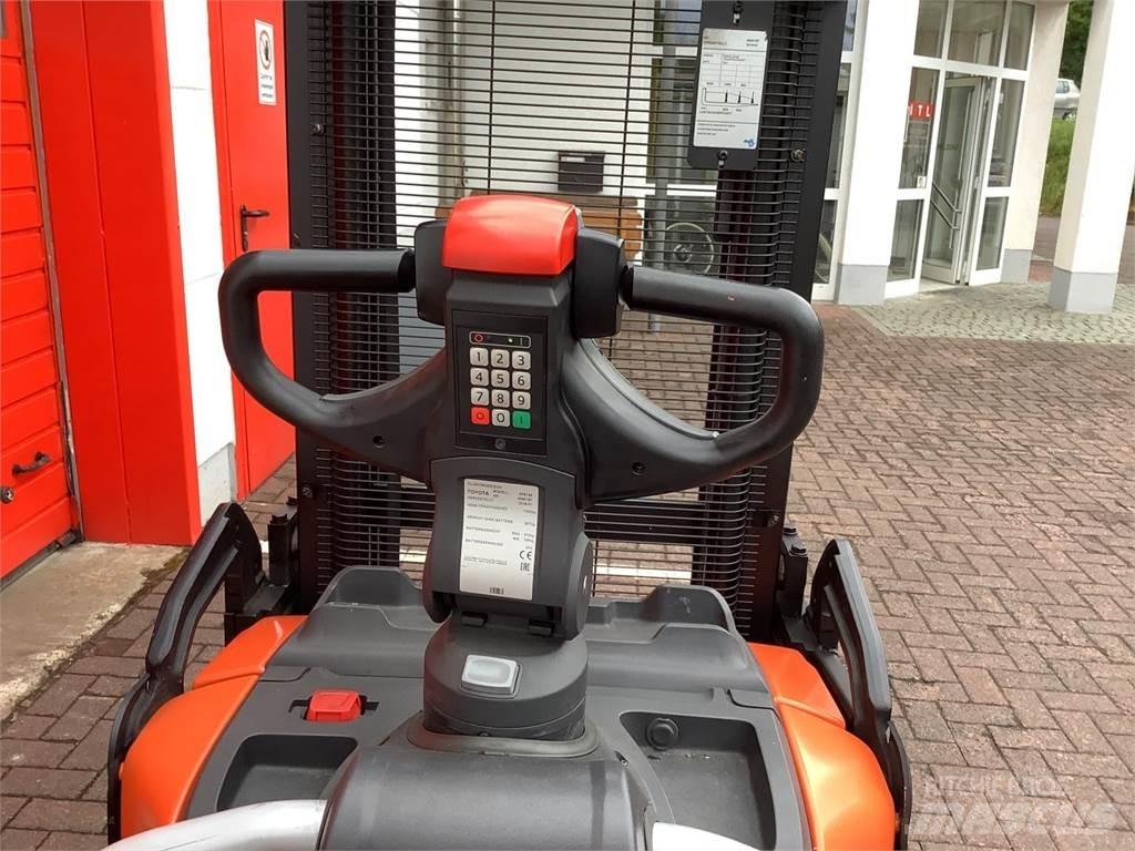Toyota SPE120 Ročni električni viličar