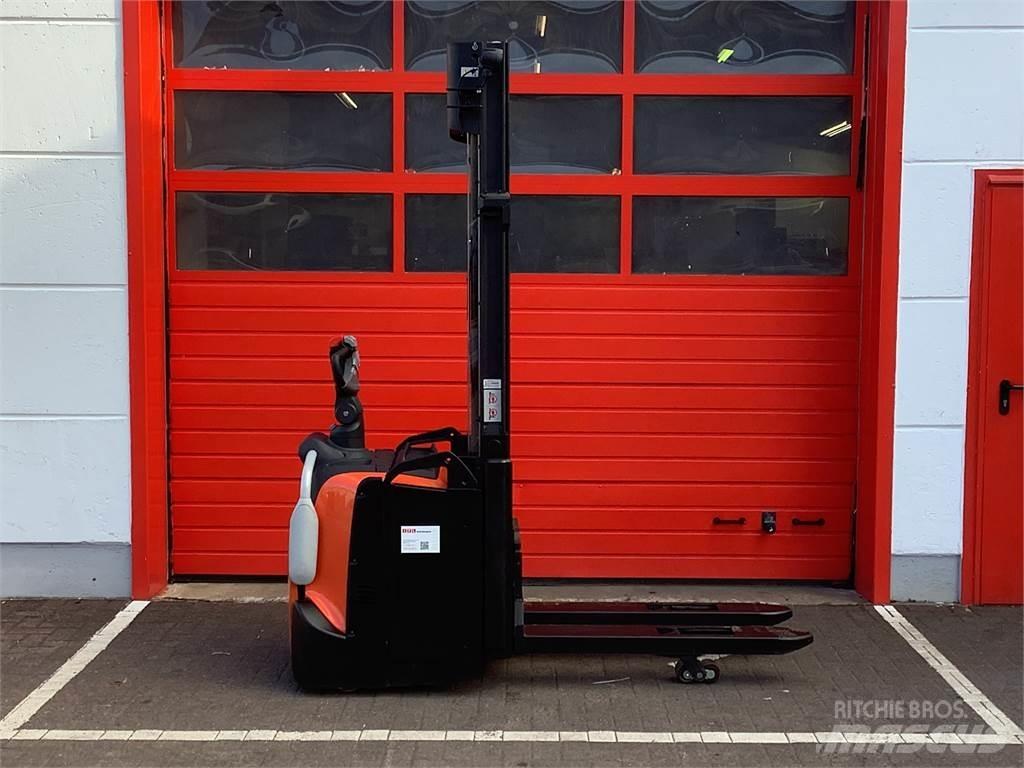 Toyota SPE120L Ročni električni viličar
