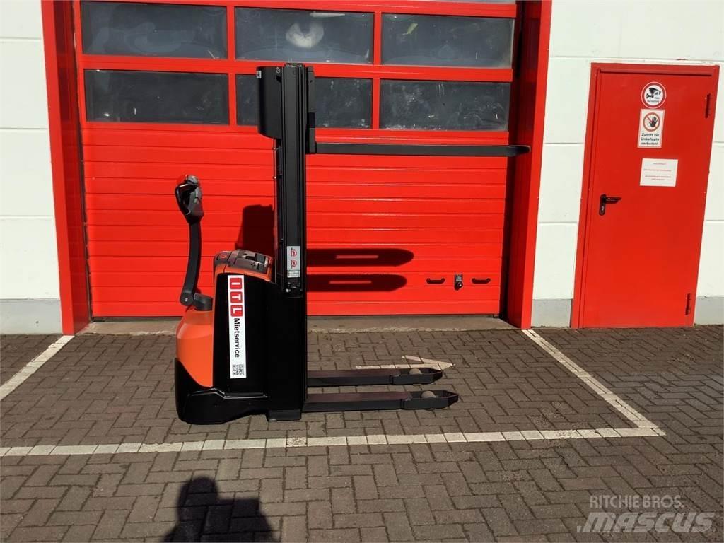 Toyota SWE120 Ročni električni viličar