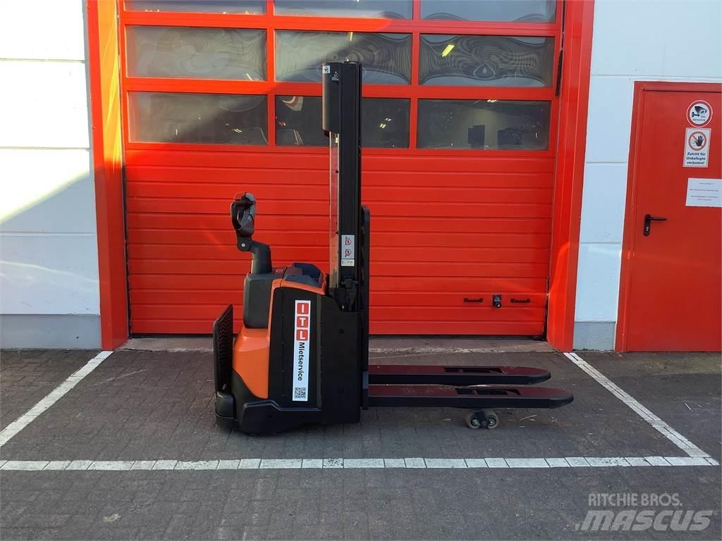 Toyota SWE120L Ročni električni viličar