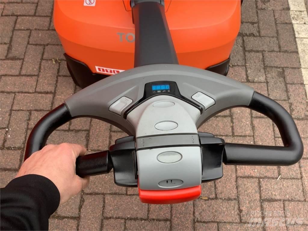 Toyota SWE140 Ročni električni viličar