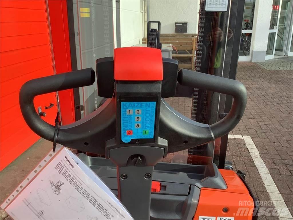 Toyota SWE140L Ročni električni viličar