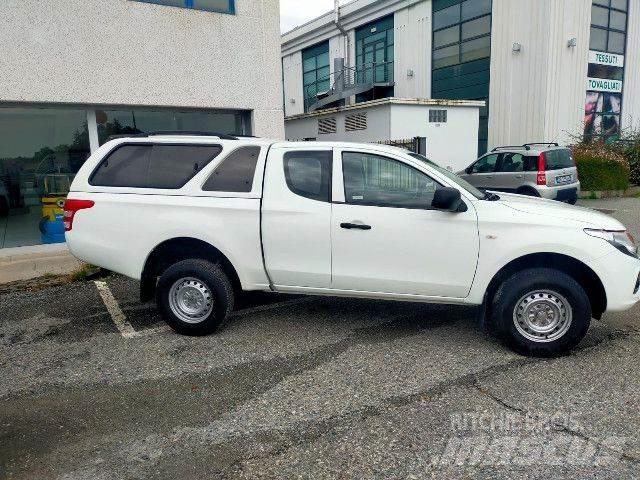 Fiat FULLBACK Tovornjaki s kesonom/platojem