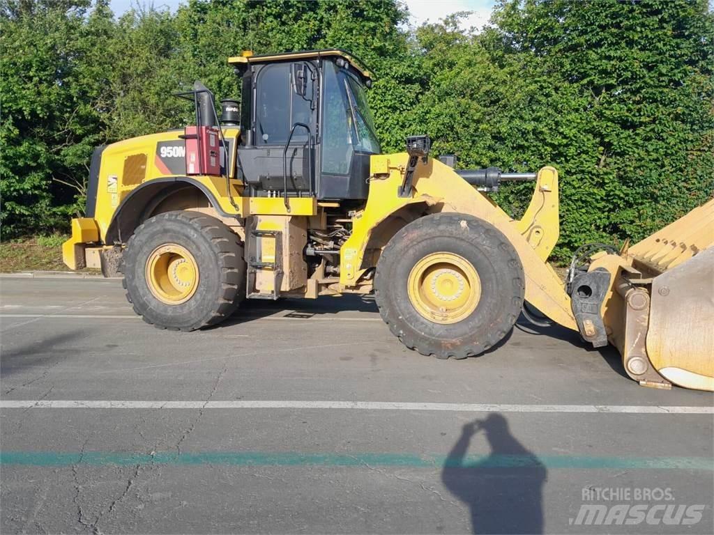 CAT 950M Kolesni nakladalci