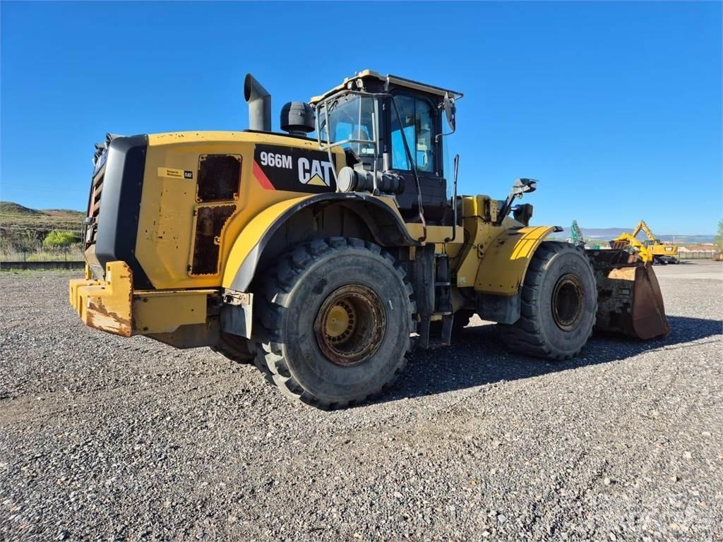 CAT 966M Kolesni nakladalci