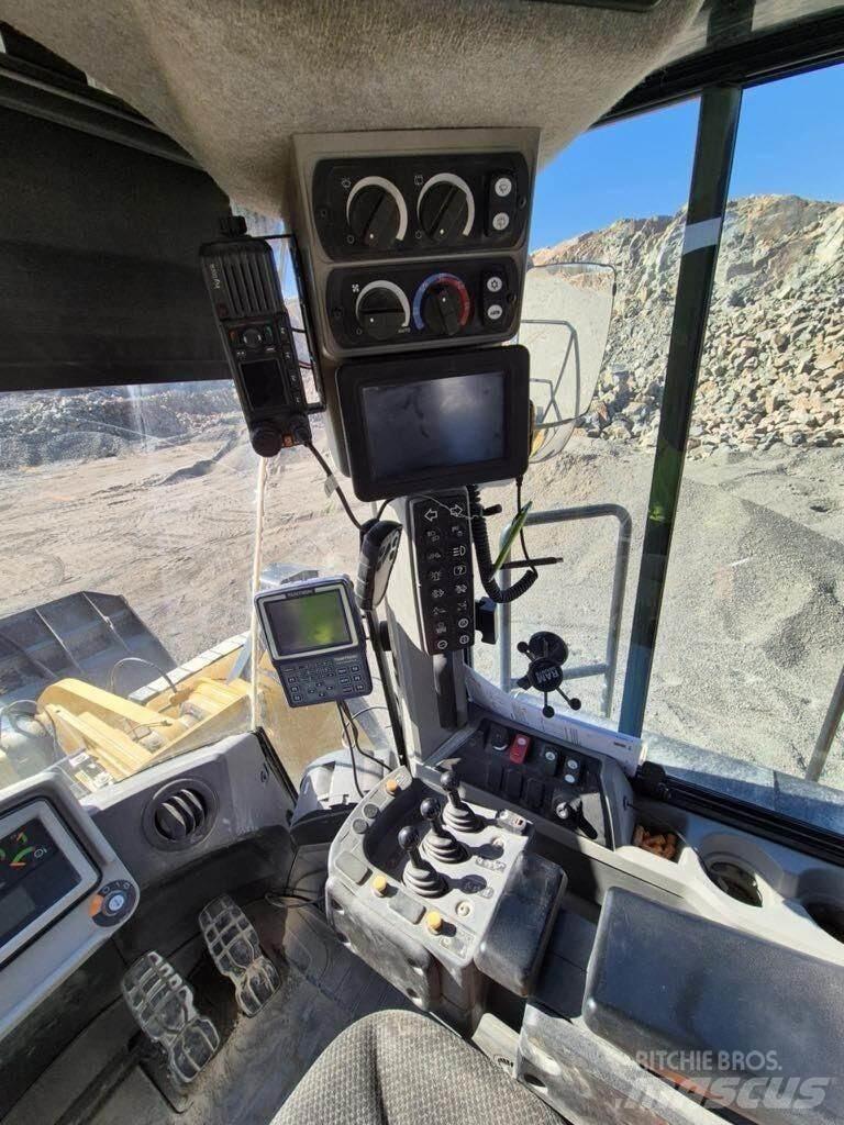 CAT 980M Kolesni nakladalci