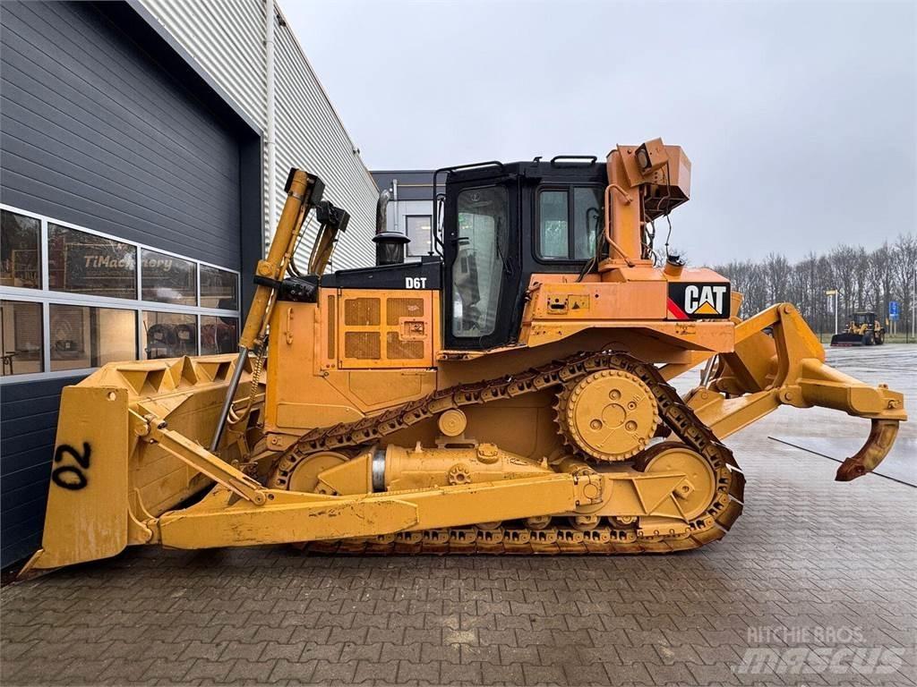 CAT D6T Buldožerji goseničarji