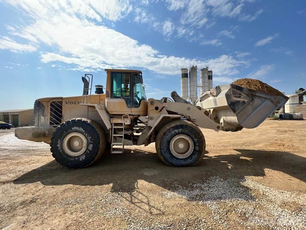 Volvo L180F Kolesni nakladalci