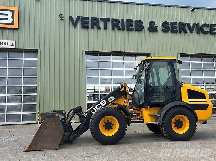JCB 409 Kolesni nakladalci
