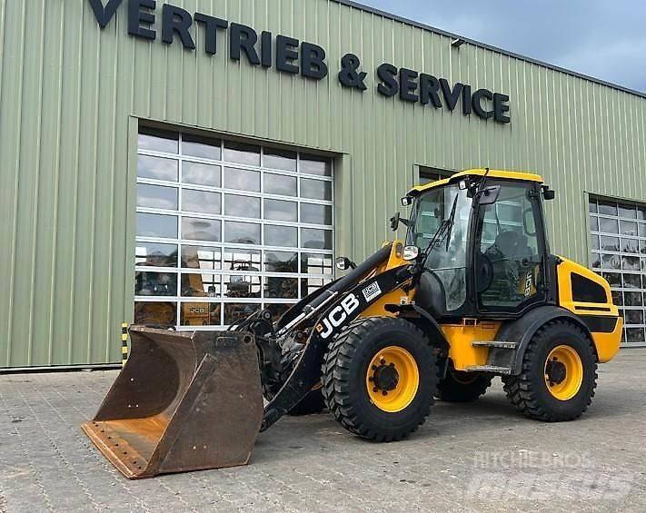 JCB 409 Kolesni nakladalci