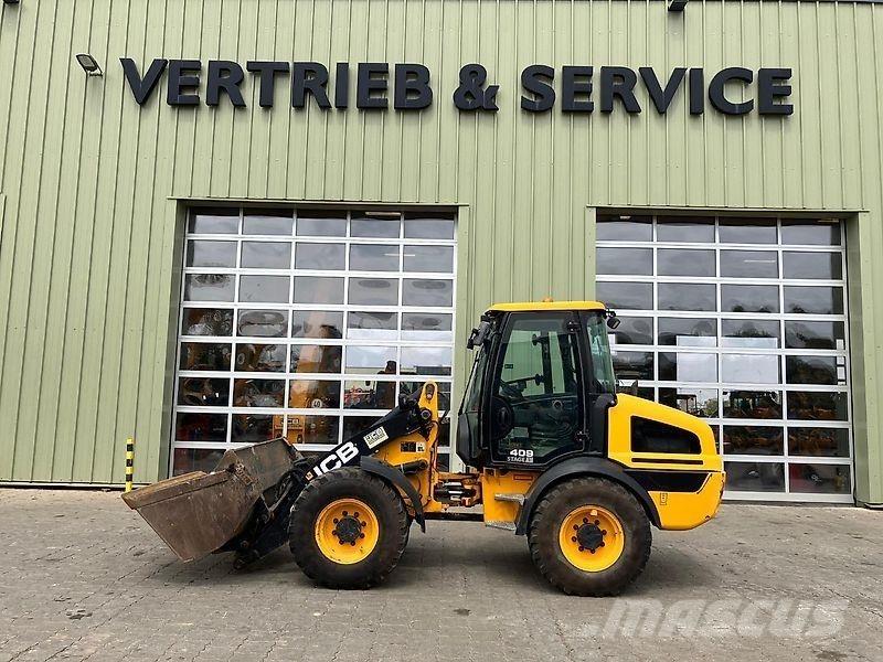 JCB 409 Kolesni nakladalci