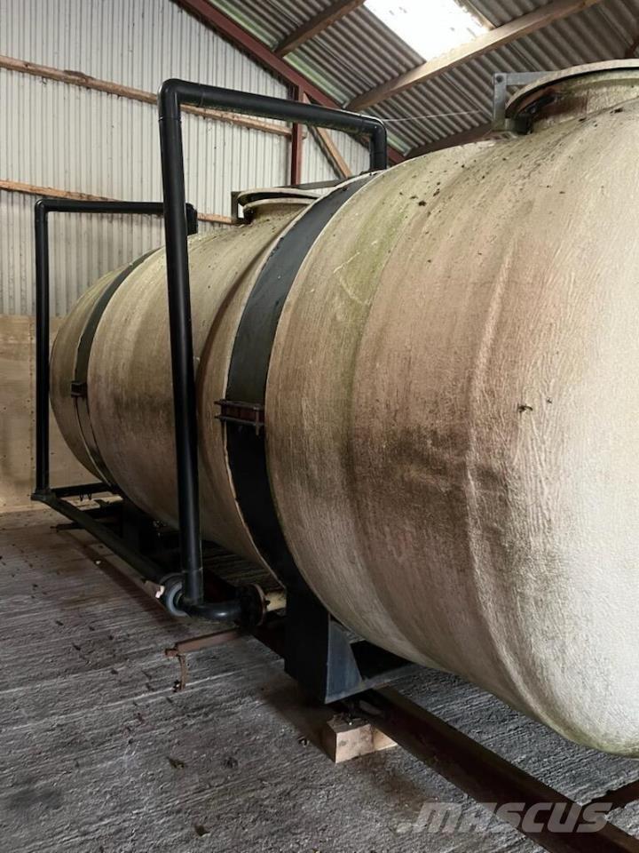  15.000 L vandtank Zbirni lijaki, puhalniki in dvigala