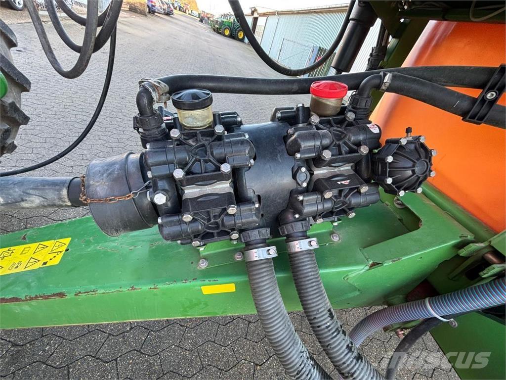 Amazone UX6200 Vlečne škropilnice