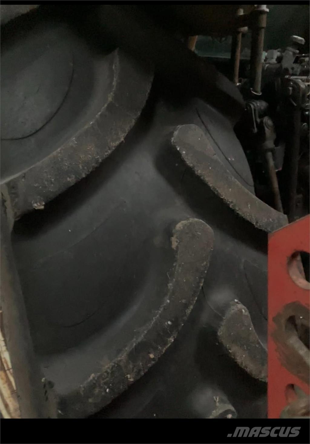 BKT 520/70R38 Gume, kolesa in platišča