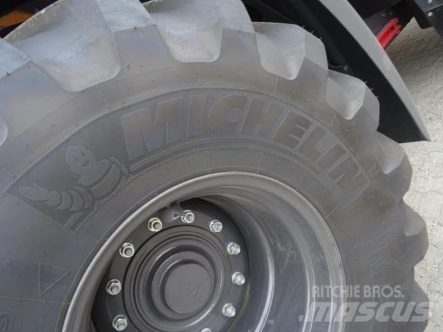 Case IH 721G Kolesni nakladalci