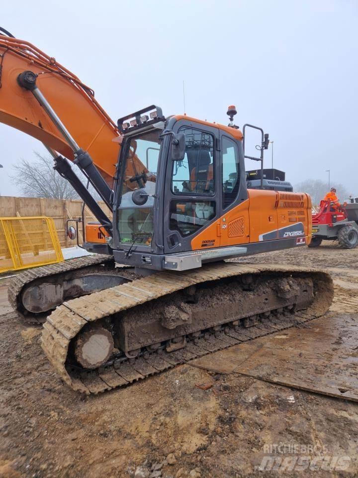 Doosan 255-5 Bagri goseničarji