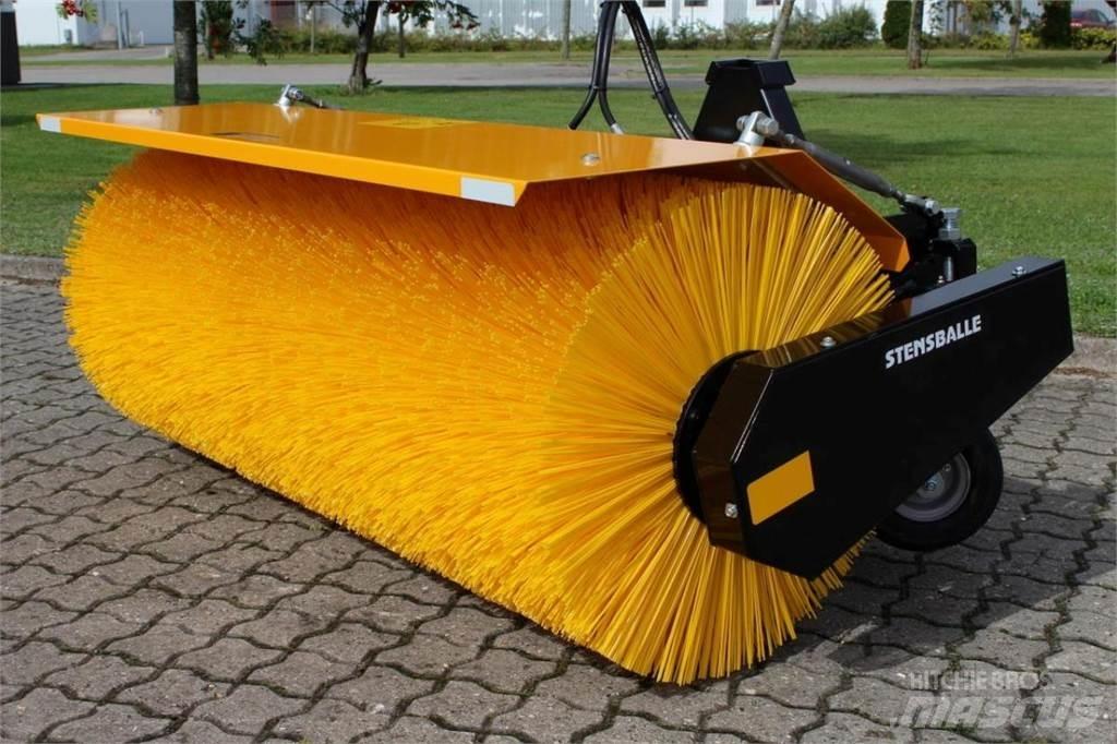GMR FF 1500 MA Cestni pometači