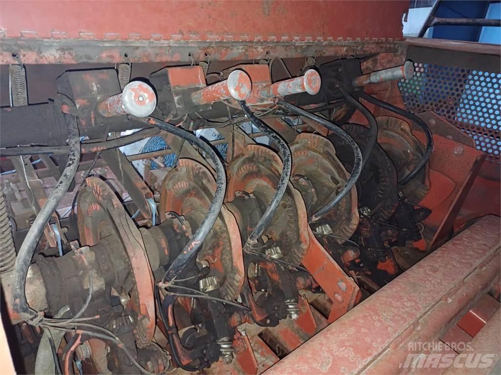 Hesston 4900 Balirke (kvadratne bale)