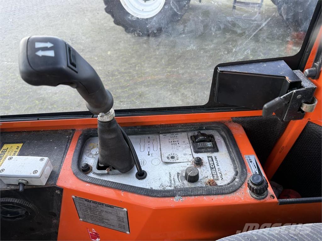 Holder C2.34 Vozila za prevoz delovne opreme