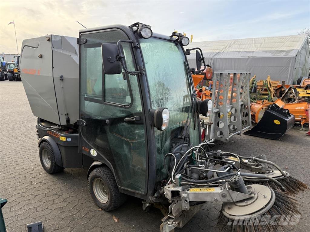 Holder X30 Traktorji