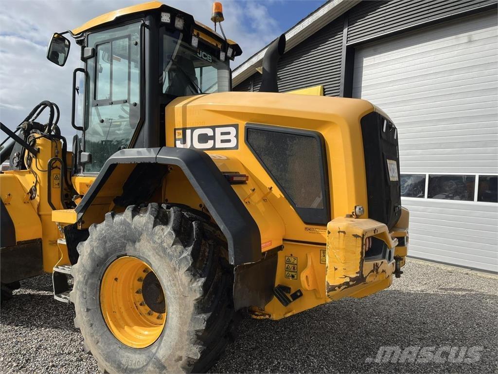 JCB 427 HT Kolesni nakladalci